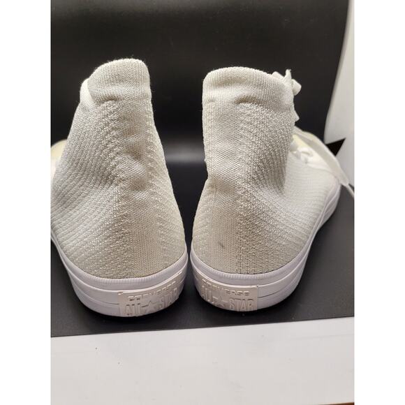 Converse Chuck Taylor All Star Canvas high tops white. Men's 9 / Women's 11 - Picture 7 of 9